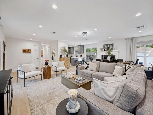 10521  Evangeline Way , Dallas Texas 75218