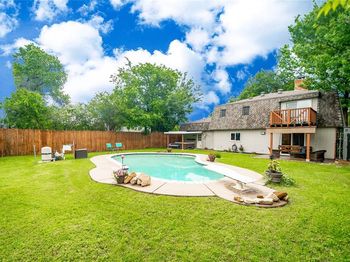 2121  Mountainview Drive 