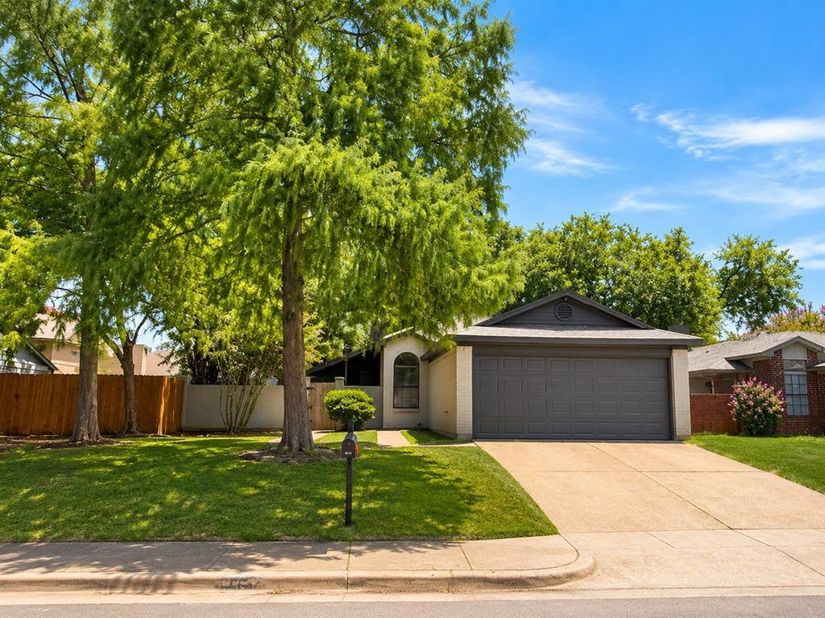 6816  Fire Hill Drive , Fort Worth Texas 76137