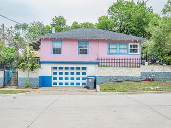 507  Sabine Street 