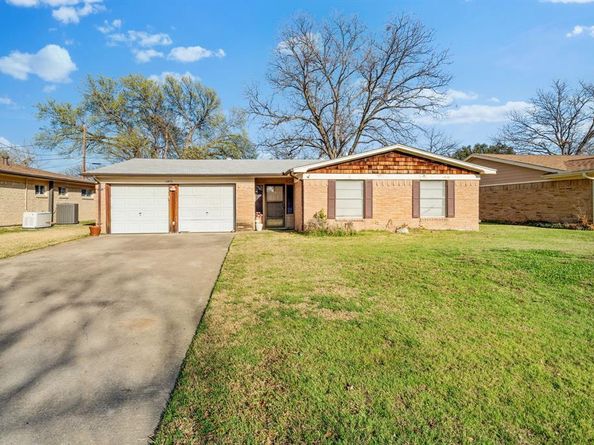 2828  Fairbrook Street , Irving Texas 75062