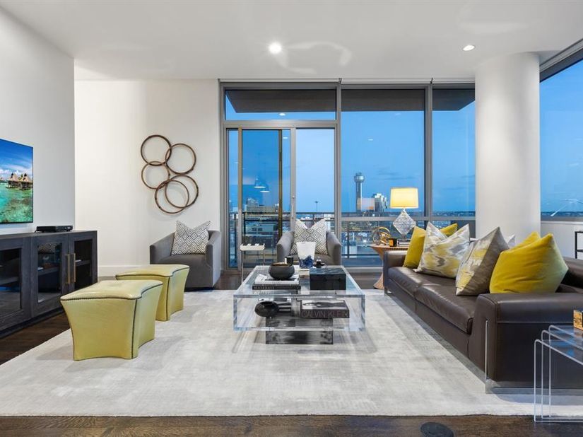 2200  Victory Avenue  1105, Dallas Texas 75219