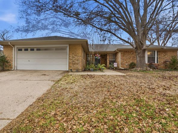 5105  Wind Rock Court , Arlington Texas 76017