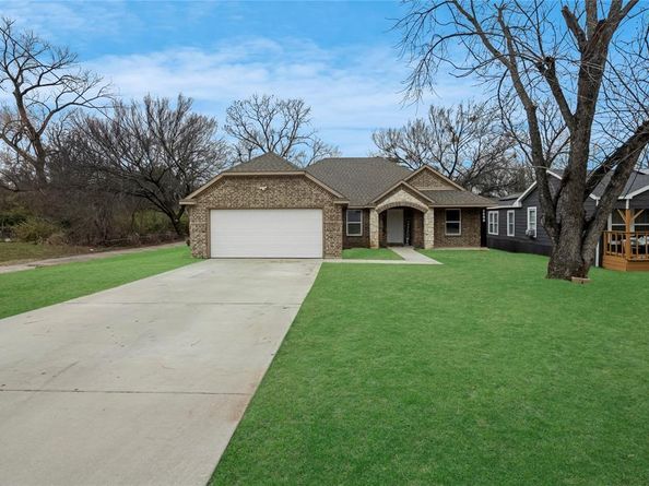 1317  Dacki Avenue , Dallas Texas 75211