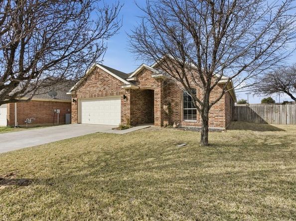 813  Chase Circle , Hurst Texas 76053