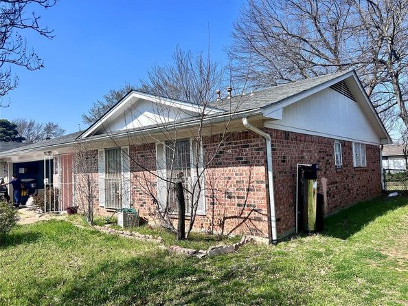 10405  Trail Avenue , Dallas Texas 75217