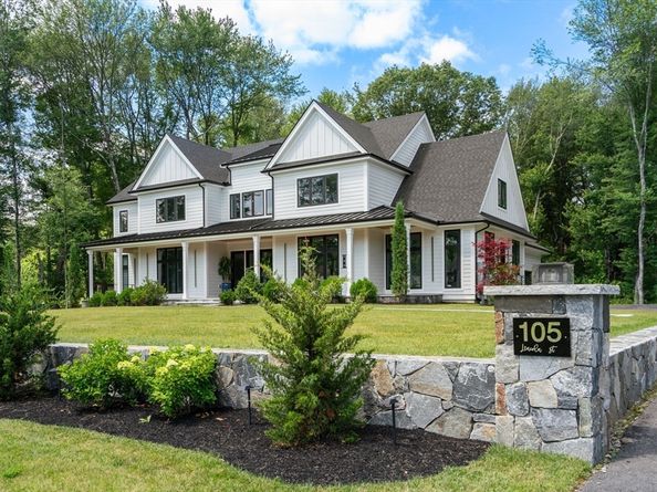 105 Lincoln St, Northborough MA 01532