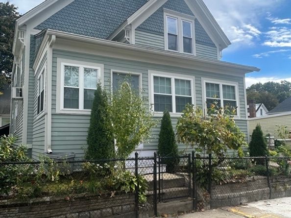 114 Lovell St, Worcester MA 01603