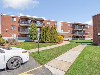 300 Governors Dr
