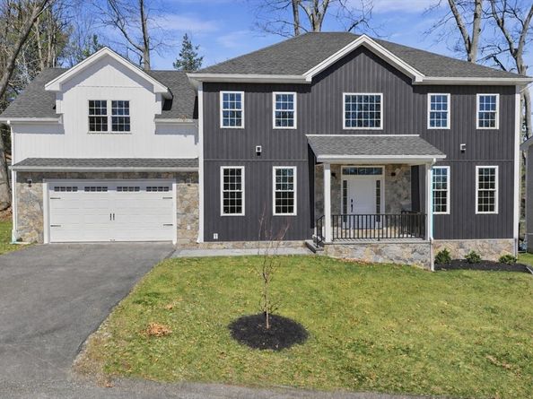 6 Barrows Rd, Worcester MA 01609