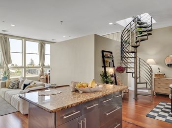 10 Ocean Ave