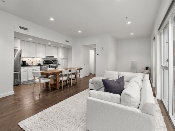 126 Salem 3, Boston MA 02113