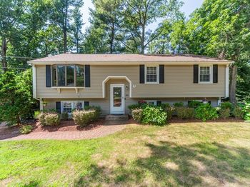 140 Bayberry Cir