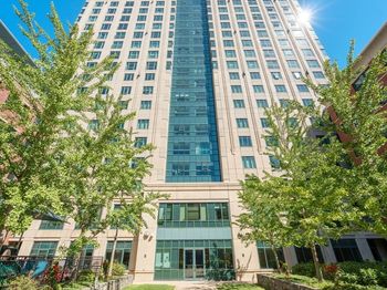 1 Nassau St
