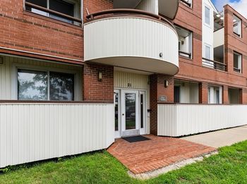 21 Margin St