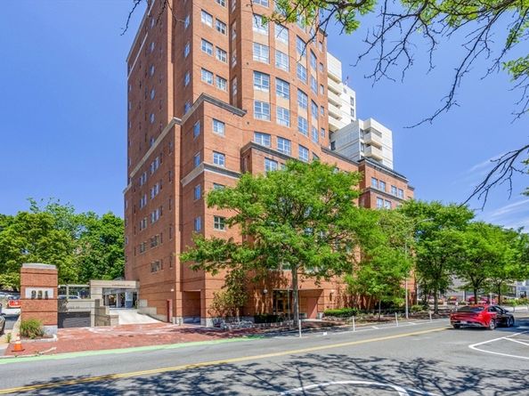 931 Massachusetts Ave 605, Cambridge MA 02139