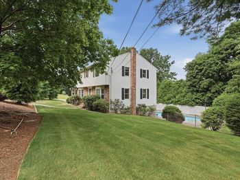 109 Country Ln