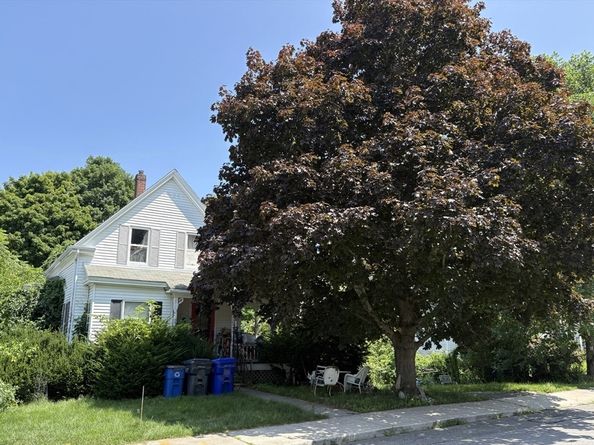 35 Emmons St, Milford MA 01757