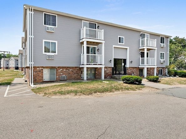 8 Royal Dane Dr 65, Marshfield MA 02050