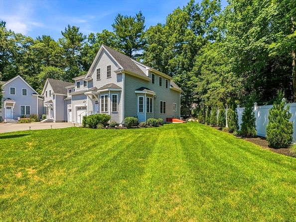 2 Harmony Way 2, Medway MA 02053