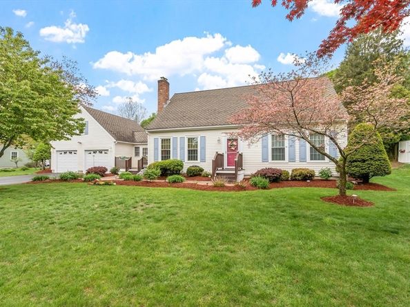 29 Rinnock Rd, Fitchburg MA 01420