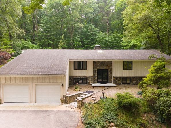 92 Brook St, Hudson MA 01749