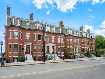 95 Court St