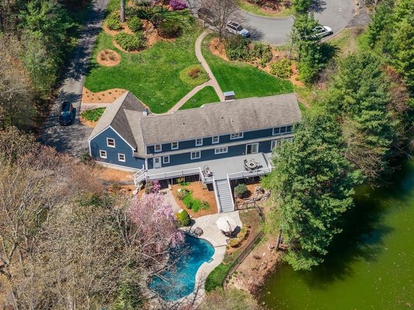 19 Devonshire Rd, Middleton MA 01949