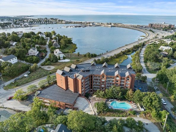 155 George Washington Blvd 205, Hull MA 02045