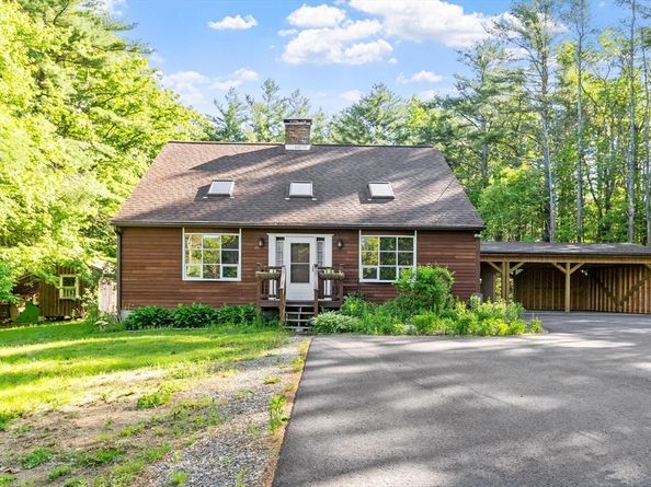 688 Whitney St, Gardner MA 01440
