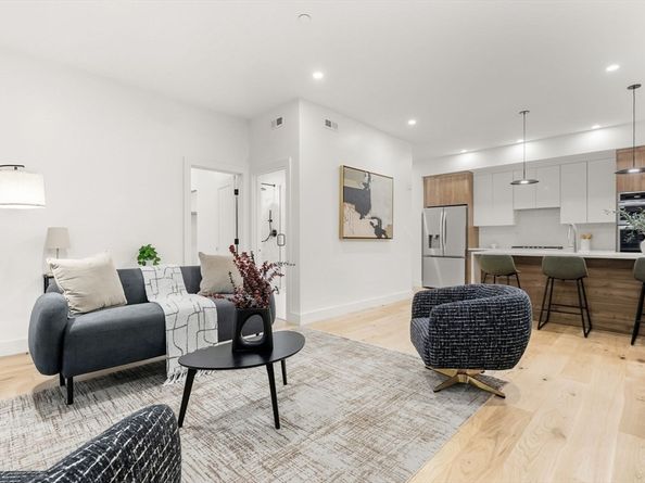 47 Condor A202, Boston MA 02128