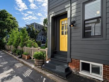 8 Bolton Pl