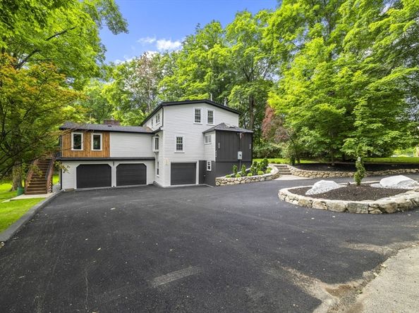 616 Grove St, Framingham MA 01701