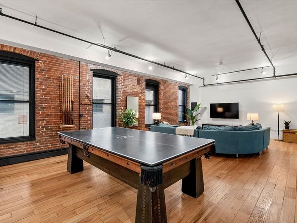 19 Stanhope 1C, Boston MA 02116