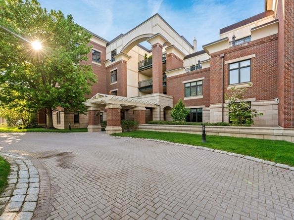 120 Seaver St B204, Brookline MA 02445