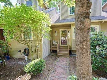 6 Rosewood Lane