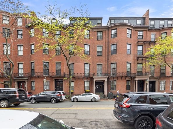 27 Bowdoin Street 1C, Boston MA 02114