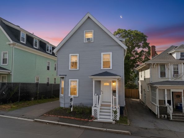 16 Crescent St, Lynn MA 01902