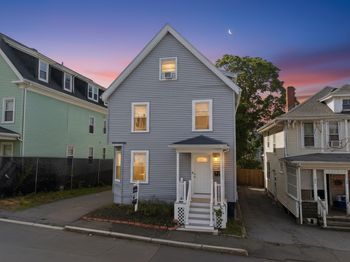 16 Crescent St