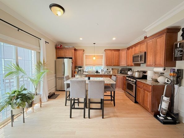 159 Willard St 7, Quincy MA 02169