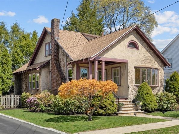 18 Glendale Ave, Melrose MA 02176