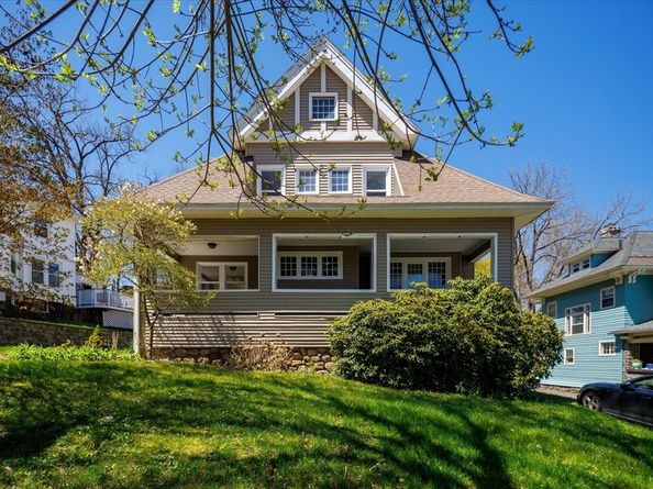 4 Chamberlain Pkwy, Worcester MA 01602