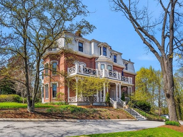 101 Summit E, Brookline MA 02446