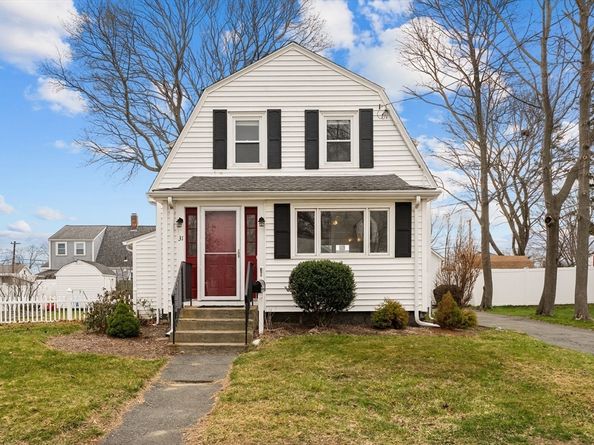 31 Howe St, Quincy MA 02169