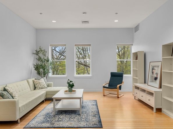 99 Chestnut Hill Avenue 310, Boston MA 02135