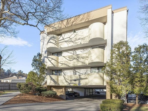 295 W. Wyoming Avenue 10C, Stoneham MA 02180