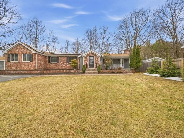 30 Glendale Ave, Uxbridge MA 01569
