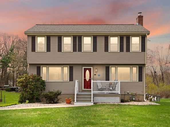 105 Greenmeadow Drive, Tewksbury MA 01876