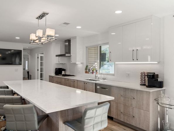 581 California St, Newton MA 02460