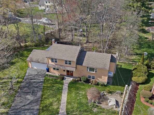 84 Poulos Rd, Braintree MA 02184